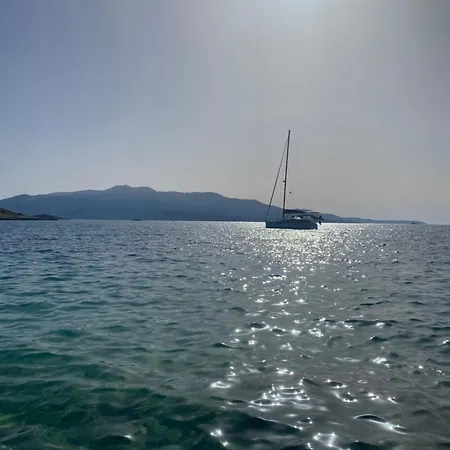 Mia Τίρανα